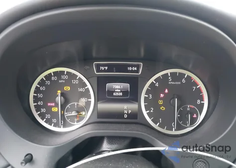 2018 Infiniti Qx30 Premium z USA, uszkodzony, nr VIN SJKCH5CR4JA053760